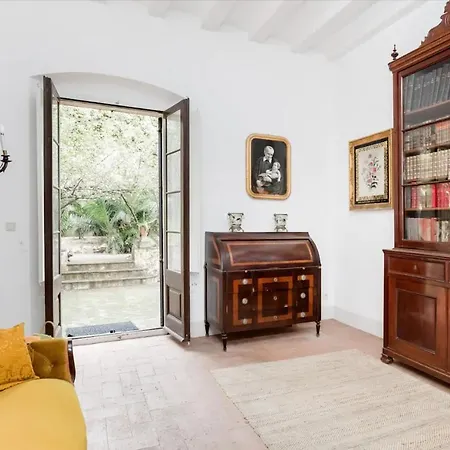 Rovira - Stunning Neoclassical Mansion, Just 20 Min Drive From Barcelona Center, Ideal For Groups And Families 阿雷亚