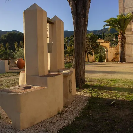 Rovira: Neoclassical Mansion Near Barcelona