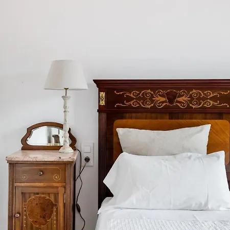 Rovira - Stunning Neoclassical Mansion, Just 20 Min Drive From Barcelona Center, Ideal For Groups And Families * Alella