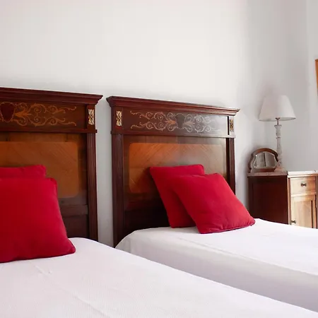 Rovira: Neoclassical Mansion Near Barcelona Country house Alella