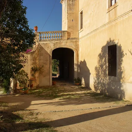 Rovira: Neoclassical Mansion Near Barcelona