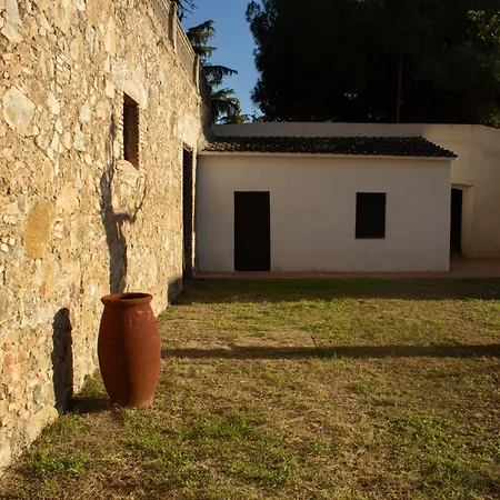 Country house Rovira: Neoclassical Mansion Near Barcelona Alella